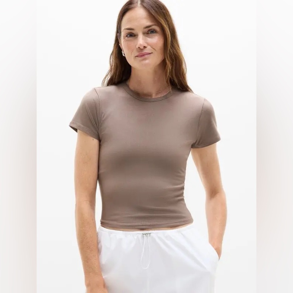 Signature Rib Crop Tee in Pyrite